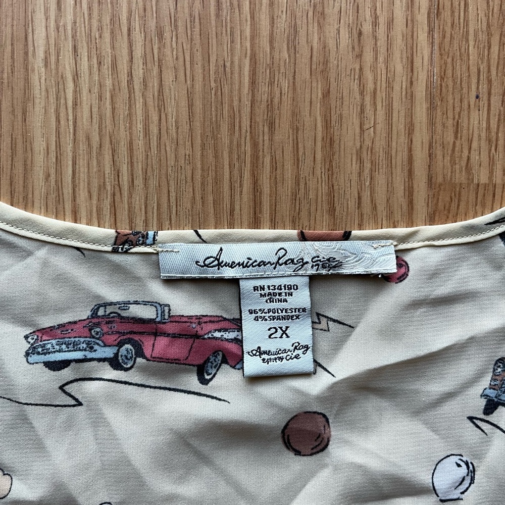 American Rag Cream Sleeveless Top with Vintage Cars - Picture 4 of 6
